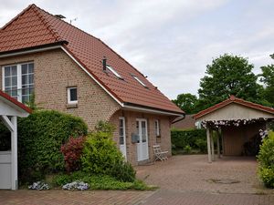 23885776-Ferienhaus-4-Schönberger Strand-300x225-1