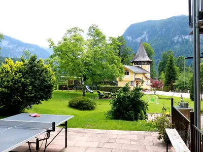 Außenansicht mit Garten Ferienwohnung Turmhaus