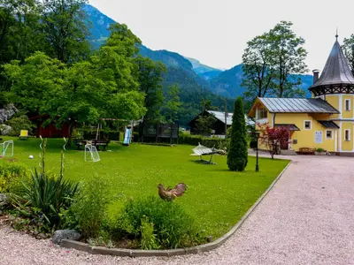 Garten mit Turmhaus Haus Herzogenberg