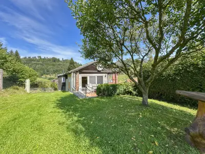 Außenseite Ferienhaus [Sommer]
