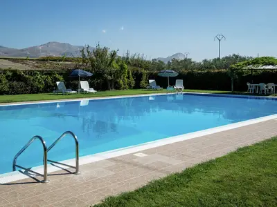 PoolOfHouse