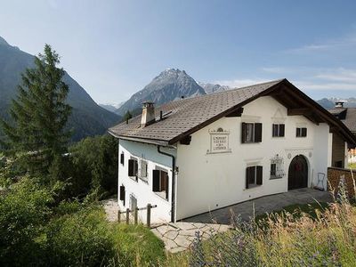 Chasa Diala mit herrlicher Aussicht am Sonnenhang hoch über Scuol