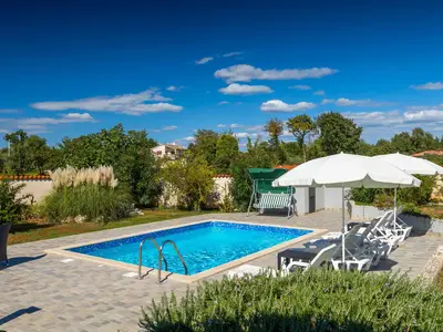 PoolOfHouse