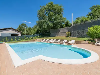 PoolOfHouse