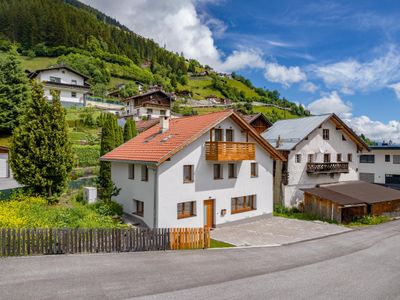 Außenseite Ferienhaus [Sommer]