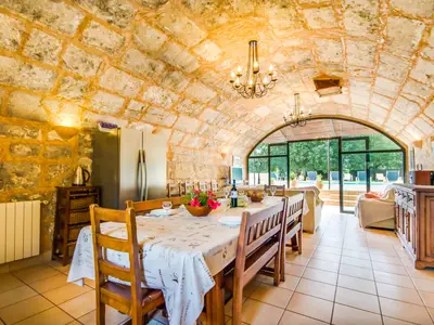 DiningRoom