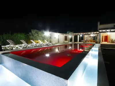 PoolOfHouse