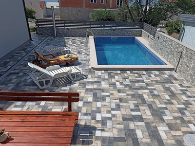 PoolOfHouse