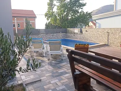 PoolOfHouse