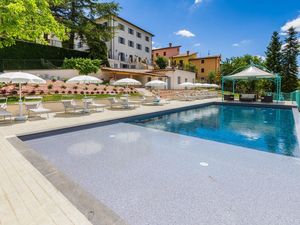 Ferienhaus für 18 Personen (600 m²) in Serravalle di Chienti
