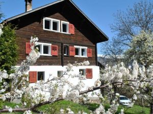 Ferienhaus für 8 Personen in Sevgein