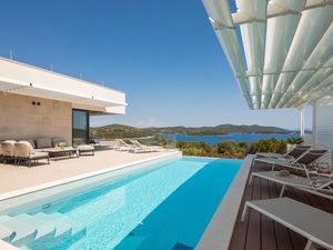 Ferienhaus für 9 Personen (320 m²) in Šibenik