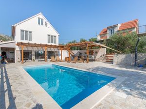 Ferienhaus für 5 Personen (80 m²) in Šibenik