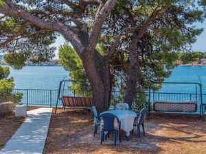 Ferienhaus für 4 Personen (65 m²) in Šibenik