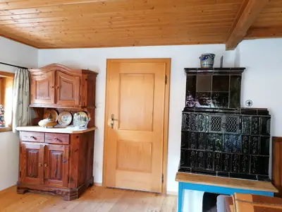 Kachelofen im Wohnzimmer