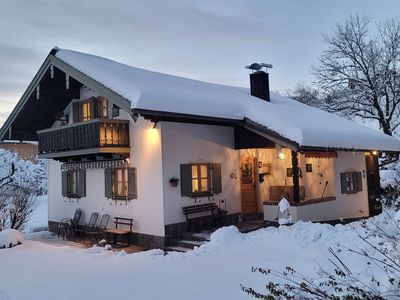 Haus Frontansicht Winter