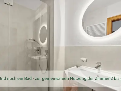 Und noch ein Bad - zur gemeinsamen Nutzung der Zimmer 2 bis 4