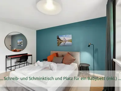 ... Schreib- und Schminktisch und Platz für ein Babybett (inkl.)