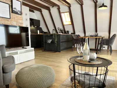 Wohnzimmer mit Blick in den Essbereich