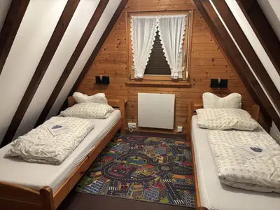 Schlafzimmer DG Links