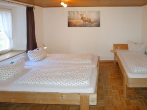 Ferienhaus für 18 Personen (240 m²) ab 446 € in Simonswald