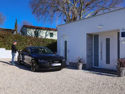 Ferienhaus für 8 Personen (260 m²) in Sinožići 9/10