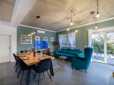 Ferienhaus für 8 Personen (260 m²) in Sinožići 4/10