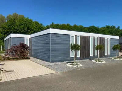 Außenseite Ferienhaus [Sommer]