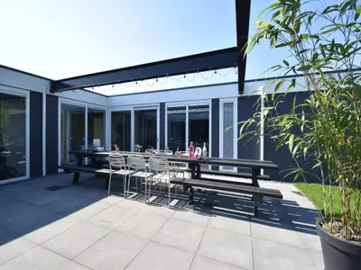 Außenseite Ferienhaus [Sommer]