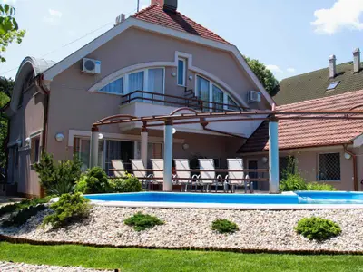 Ferienhaus für 19 Personen (244 m²) in Siófok 1/10