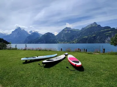 Es können Stand UP Paddle und Velos dazu gemietet werden