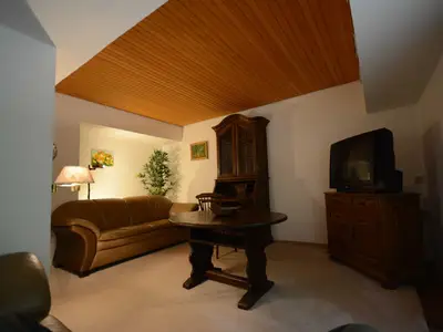 Lese-und Fernsehzimmer