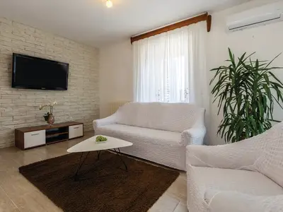 Ferienhaus für 8 Personen (220 m²) in Škropeti 8/10