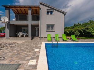 23754095-Ferienhaus-8-Smokovic-300x225-1