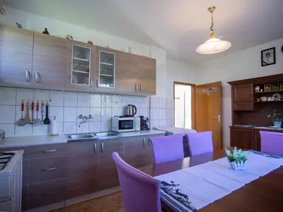 Ferienhaus für 8 Personen (150 m²) in Smoljanac 7/10