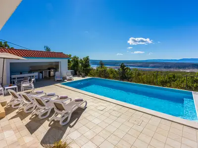 Ferienhaus für 8 Personen (140 m²) in Smrika 1/10