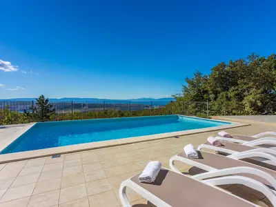 Ferienhaus für 8 Personen (140 m²) in Smrika 3/10