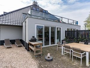 24014355-Ferienhaus-8-Sneek-300x225-1