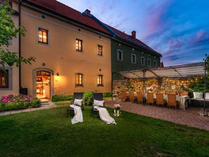 Ferienhaus für 12 Personen (220 m²) in Sobrigau