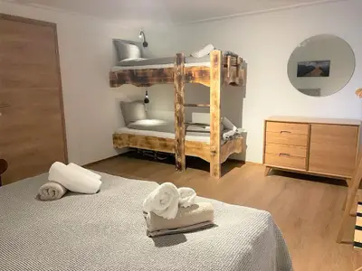 Zimmer 1 im Keller, 4 Schlafplätze (1)