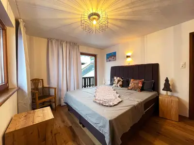 one_of_7_bedrooms