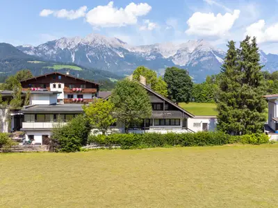 Außenseite Ferienhaus [Sommer]