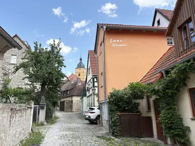 Casparigasse mit Blick zur Kirche