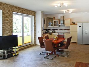 23290742-Ferienhaus-8-Sommersdorf-300x225-5