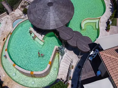 PoolOfHouse