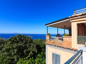 23082047-Ferienhaus-8-Sorrento-300x225-1