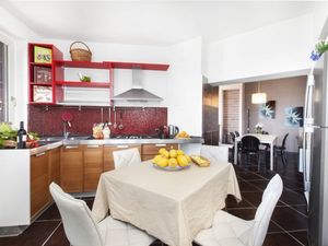 21638803-Ferienhaus-6-Sorrento-300x225-4