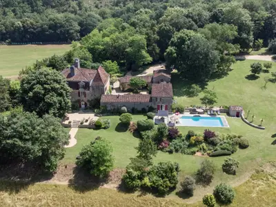 Außenseite Ferienhaus [Sommer]