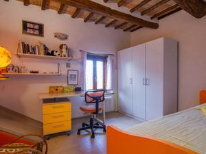 23857598-Ferienhaus-6-Sovicille-300x225-5