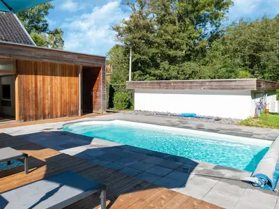 PoolOfHouse
